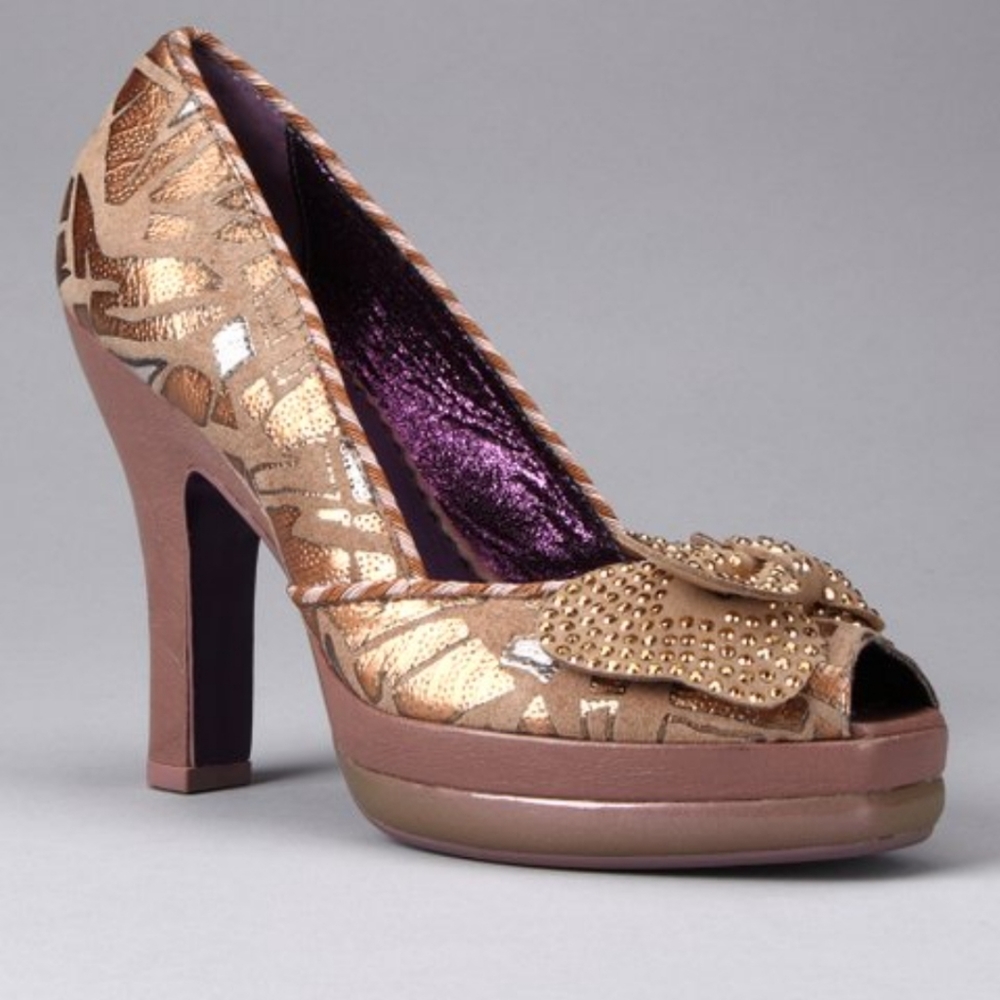 Poetic License London Peek A Boo heels in Brownstone size 8 worn once